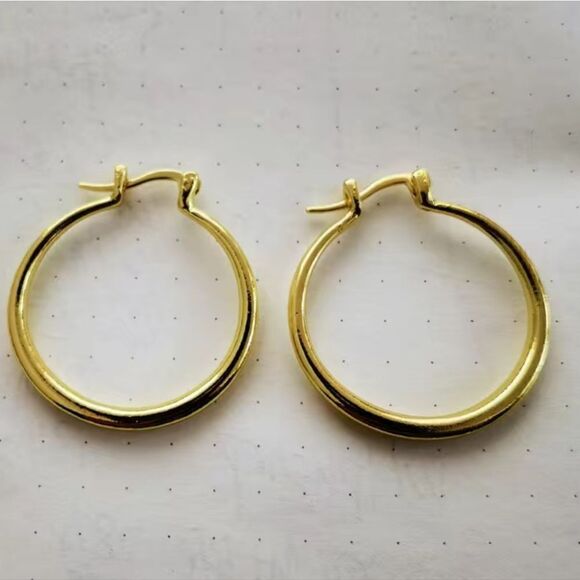 Fashion Golden Plated Hoop Earrings Simple Design 1.3 in diameter - Picture 2 of 4